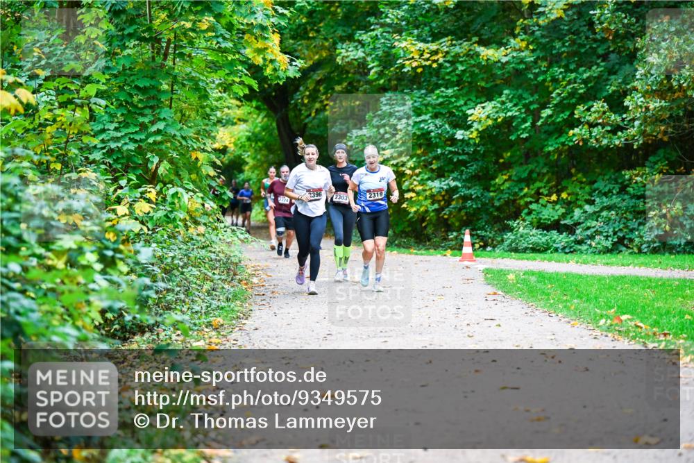 12.10.2025 - Bramfelder Halbmarathon 2025 Dr. Thomas Lammeyer http://msf.ph/oto/9349575 12.10.2025 10:31:20 Laufen 2396, 2319, 2303, 2224 meine-sportfotos.de