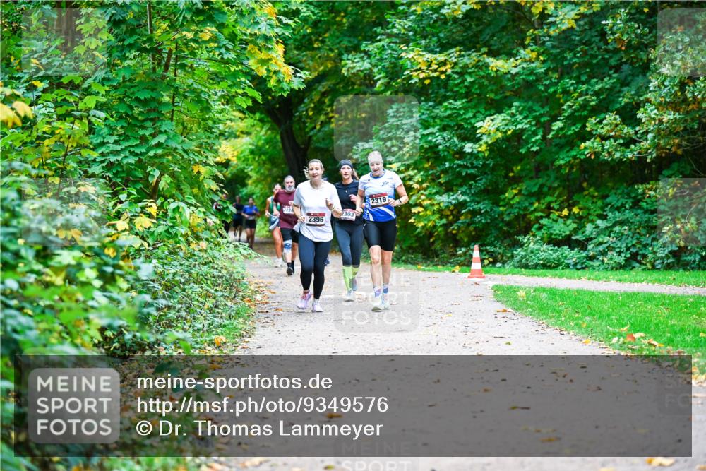 12.10.2025 - Bramfelder Halbmarathon 2025 Dr. Thomas Lammeyer http://msf.ph/oto/9349576 12.10.2025 10:31:20 Laufen 2303, 2396, 2319 meine-sportfotos.de