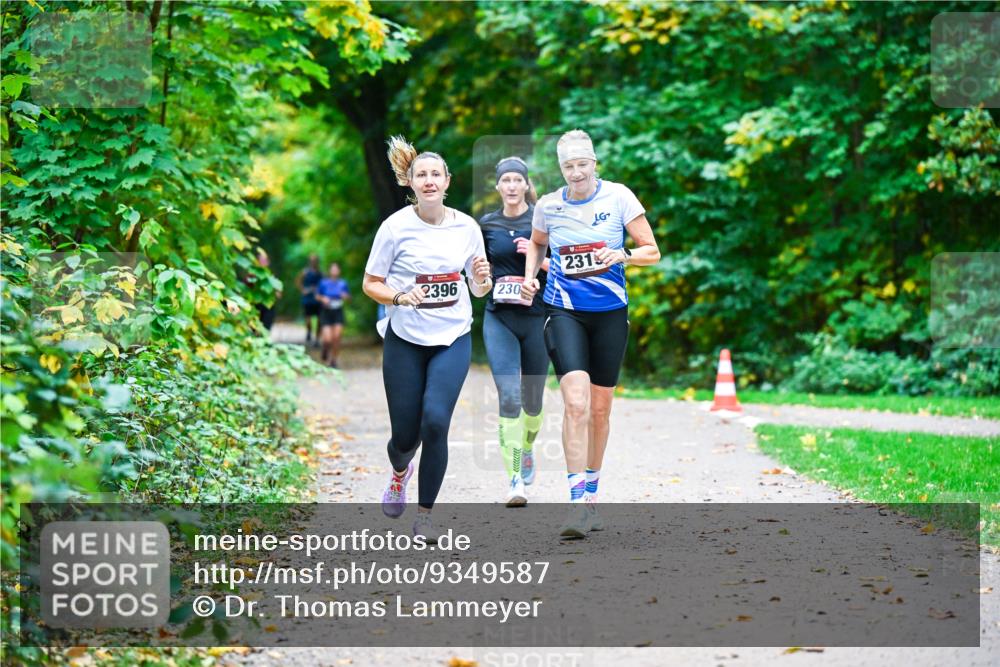 12.10.2025 - Bramfelder Halbmarathon 2025 Dr. Thomas Lammeyer http://msf.ph/oto/9349587 12.10.2025 10:31:22 Laufen 2396, 230, 231 meine-sportfotos.de