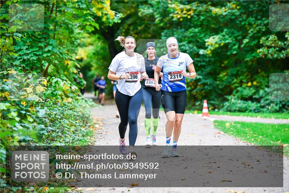 12.10.2025 - Bramfelder Halbmarathon 2025 Dr. Thomas Lammeyer http://msf.ph/oto/9349592 12.10.2025 10:31:23 Laufen 396, 2303, 2319 meine-sportfotos.de