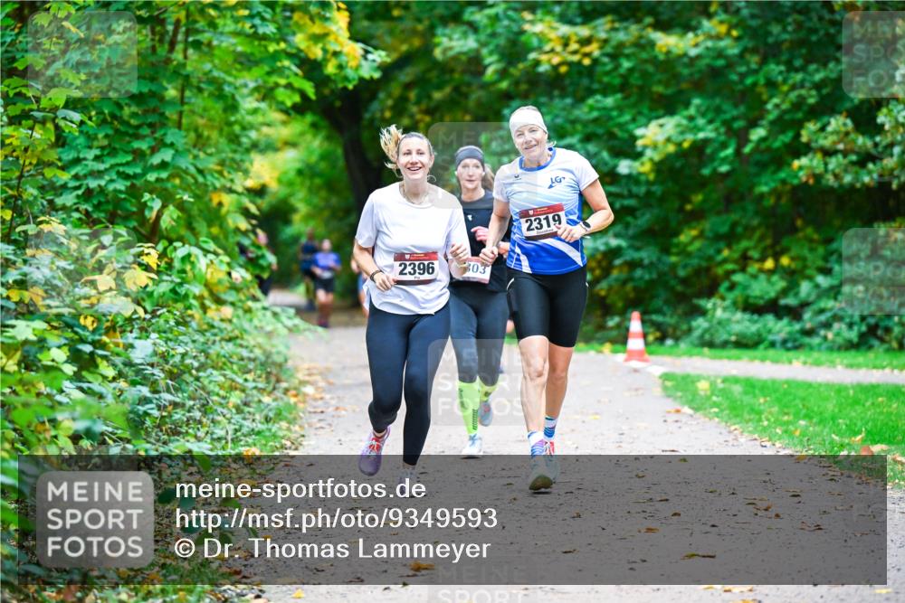 12.10.2025 - Bramfelder Halbmarathon 2025 Dr. Thomas Lammeyer http://msf.ph/oto/9349593 12.10.2025 10:31:23 Laufen 2396, 803, 2319 meine-sportfotos.de