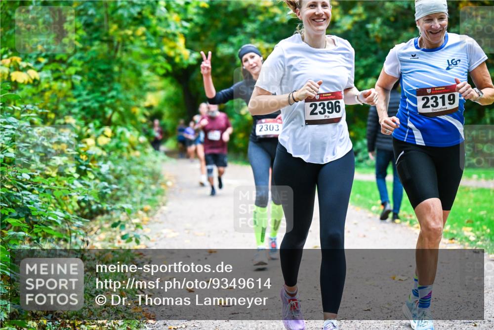 12.10.2025 - Bramfelder Halbmarathon 2025 Dr. Thomas Lammeyer http://msf.ph/oto/9349614 12.10.2025 10:31:25 Laufen 2303, 2396, 2319 meine-sportfotos.de