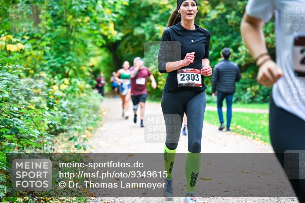 12.10.2025 - Bramfelder Halbmarathon 2025 Dr. Thomas Lammeyer http://msf.ph/oto/9349615 12.10.2025 10:31:27 Laufen 2303 meine-sportfotos.de