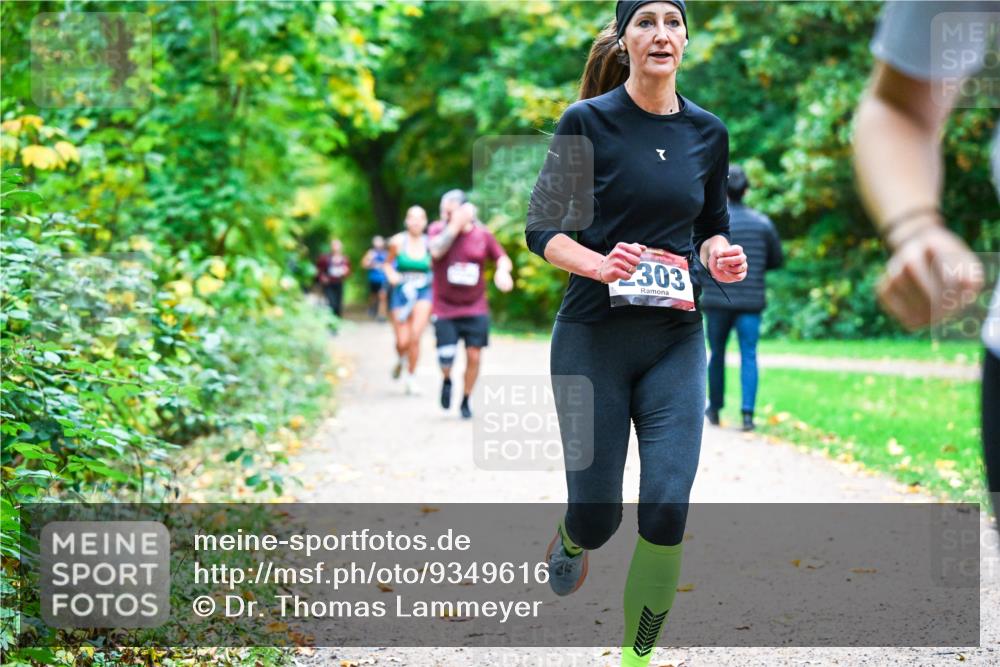 12.10.2025 - Bramfelder Halbmarathon 2025 Dr. Thomas Lammeyer http://msf.ph/oto/9349616 12.10.2025 10:31:27 Laufen 303 meine-sportfotos.de