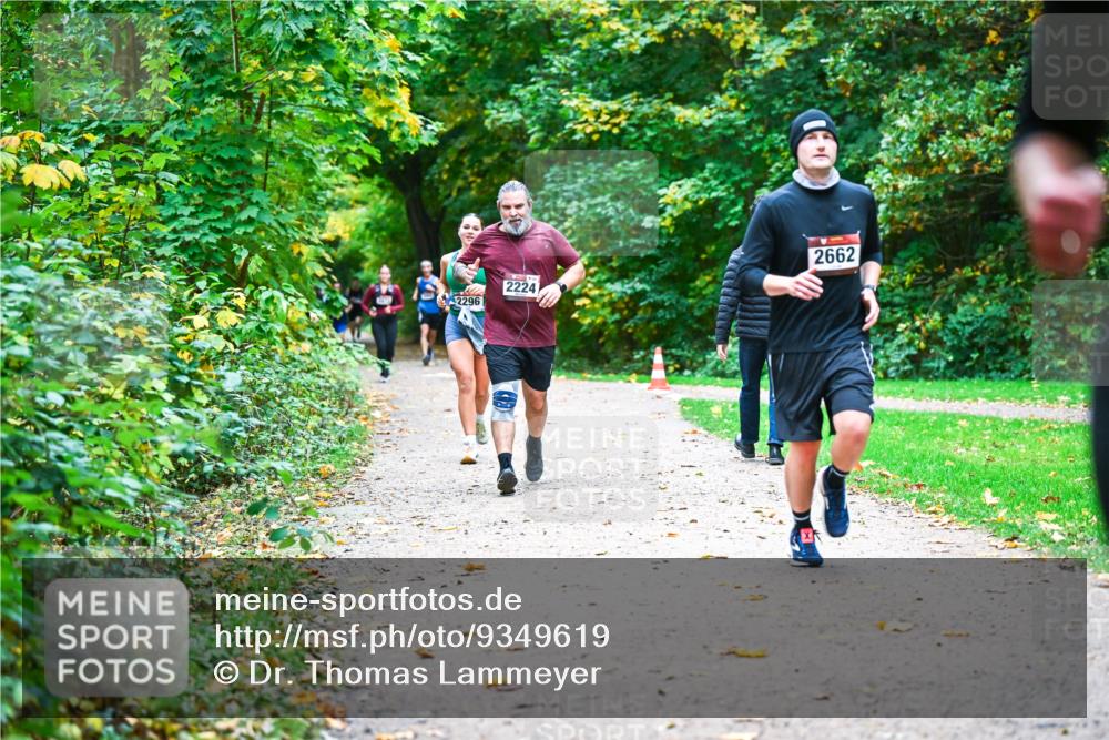 12.10.2025 - Bramfelder Halbmarathon 2025 Dr. Thomas Lammeyer http://msf.ph/oto/9349619 12.10.2025 10:31:28 Laufen 2296, 2224, 2662 meine-sportfotos.de