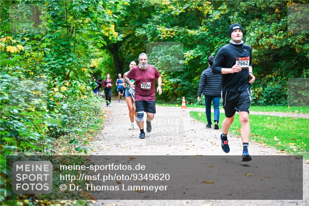 12.10.2025 - Bramfelder Halbmarathon 2025 Dr. Thomas Lammeyer http://msf.ph/oto/9349620 12.10.2025 10:31:28 Laufen 2224, 2662 meine-sportfotos.de