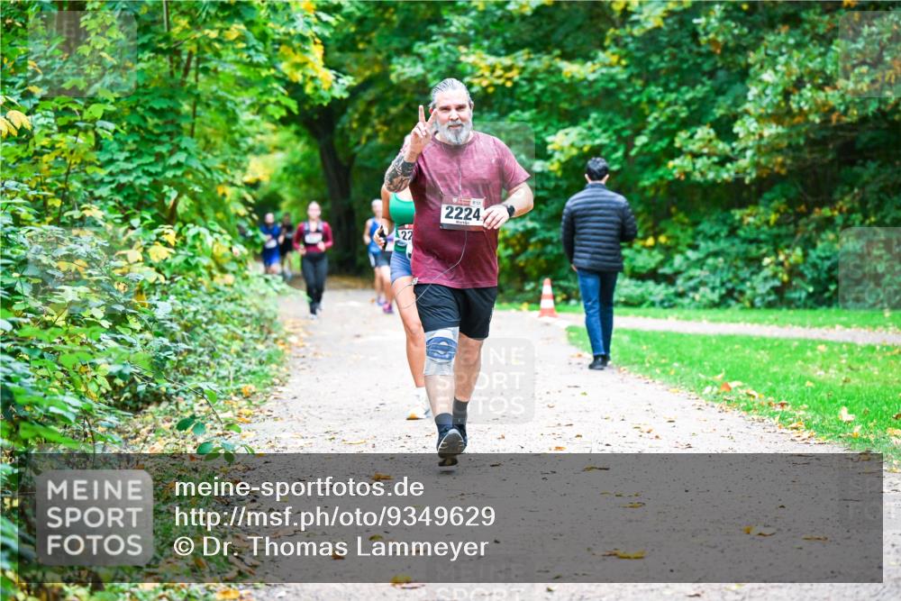 12.10.2025 - Bramfelder Halbmarathon 2025 Dr. Thomas Lammeyer http://msf.ph/oto/9349629 12.10.2025 10:31:29 Laufen 22, 2224 meine-sportfotos.de