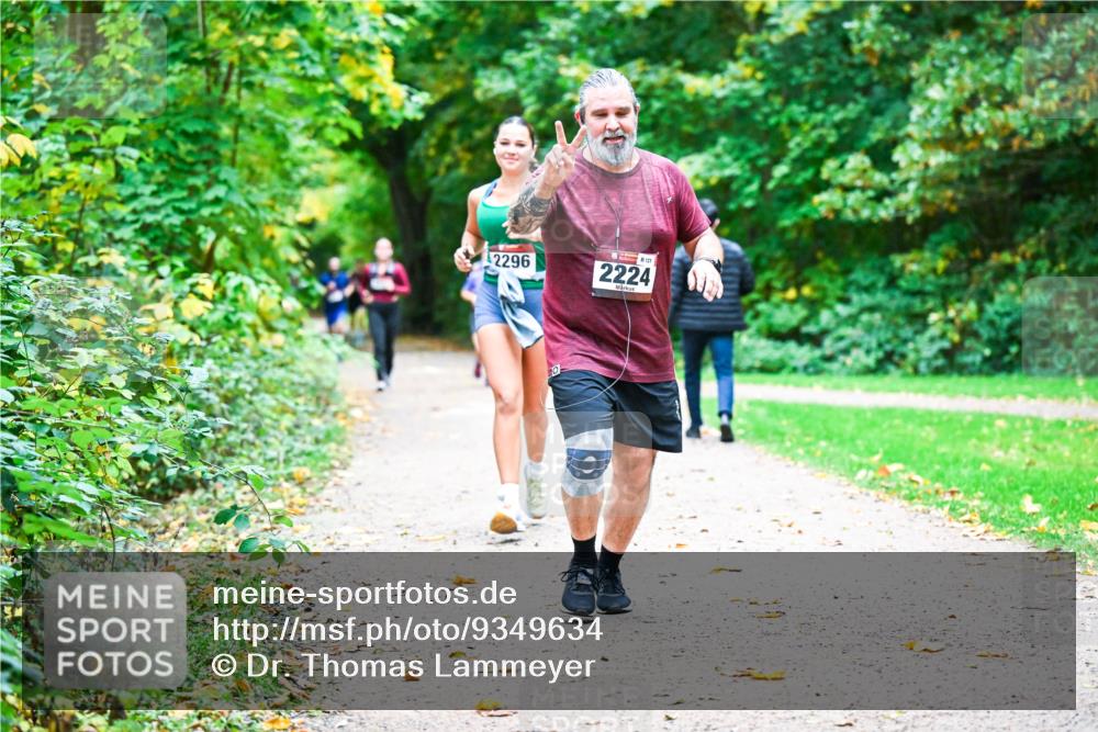 12.10.2025 - Bramfelder Halbmarathon 2025 Dr. Thomas Lammeyer http://msf.ph/oto/9349634 12.10.2025 10:31:30 Laufen 2296, 2224 meine-sportfotos.de