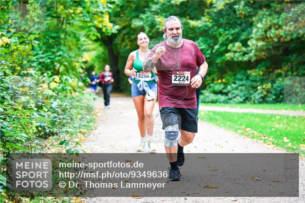 12.10.2025 - Bramfelder Halbmarathon 2025 Dr. Thomas Lammeyer http://msf.ph/oto/9349636 12.10.2025 10:31:30 Laufen 2296, 10, 121, 2224 meine-sportfotos.de