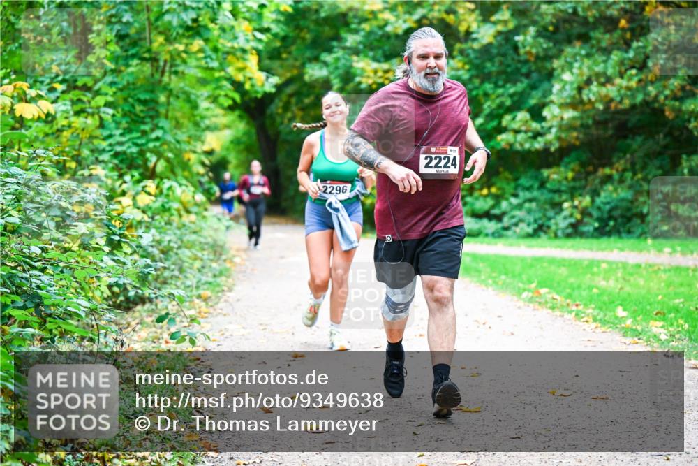 12.10.2025 - Bramfelder Halbmarathon 2025 Dr. Thomas Lammeyer http://msf.ph/oto/9349638 12.10.2025 10:31:30 Laufen 2296, 8, 121, 2224 meine-sportfotos.de