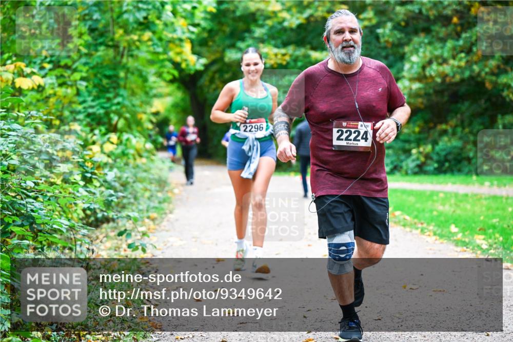 12.10.2025 - Bramfelder Halbmarathon 2025 Dr. Thomas Lammeyer http://msf.ph/oto/9349642 12.10.2025 10:31:31 Laufen 2296, 21, 2224 meine-sportfotos.de
