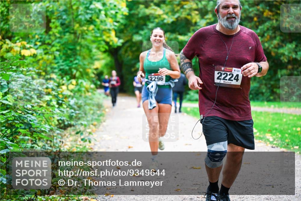 12.10.2025 - Bramfelder Halbmarathon 2025 Dr. Thomas Lammeyer http://msf.ph/oto/9349644 12.10.2025 10:31:31 Laufen 2296, 34, 121, 2224 meine-sportfotos.de