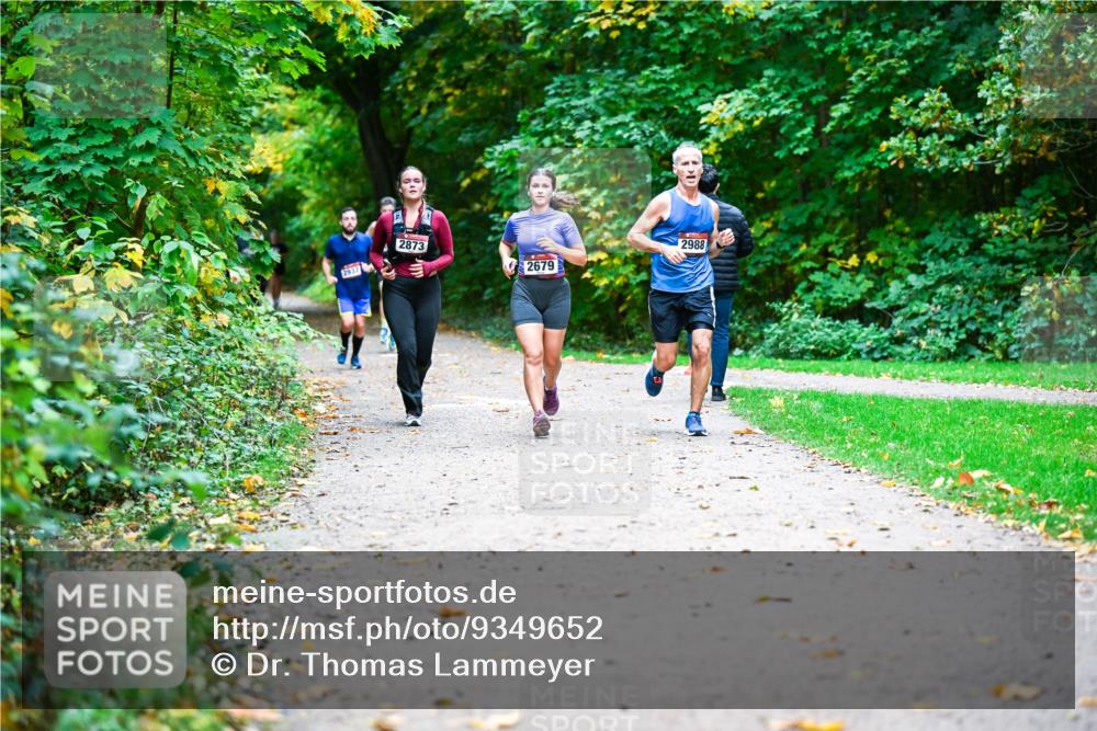 12.10.2025 - Bramfelder Halbmarathon 2025 Dr. Thomas Lammeyer http://msf.ph/oto/9349652 12.10.2025 10:31:34 Laufen 2937, 2873, 2988, 2679 meine-sportfotos.de