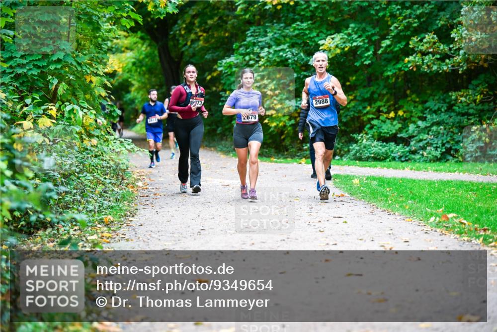 12.10.2025 - Bramfelder Halbmarathon 2025 Dr. Thomas Lammeyer http://msf.ph/oto/9349654 12.10.2025 10:31:34 Laufen 2937, 73, 679, 2988 meine-sportfotos.de