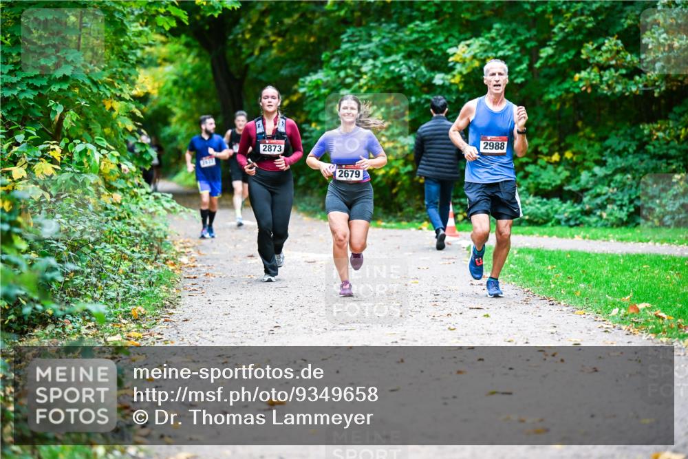 12.10.2025 - Bramfelder Halbmarathon 2025 Dr. Thomas Lammeyer http://msf.ph/oto/9349658 12.10.2025 10:31:35 Laufen 2873, 2679, 2988 meine-sportfotos.de