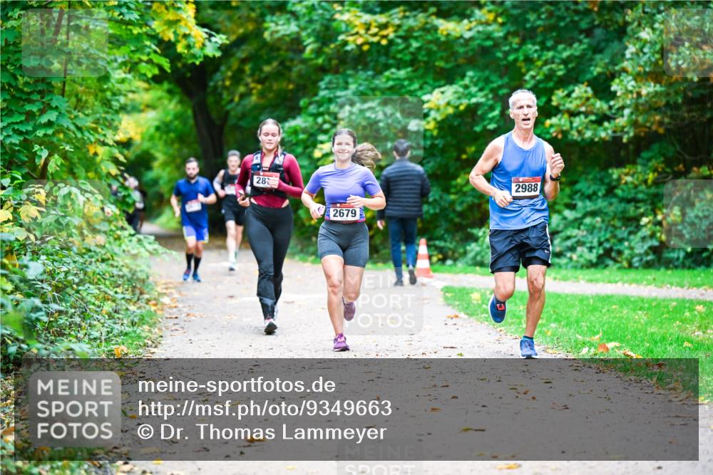 12.10.2025 - Bramfelder Halbmarathon 2025 Dr. Thomas Lammeyer http://msf.ph/oto/9349663 12.10.2025 10:31:35 Laufen 28, 2679, 2988 meine-sportfotos.de
