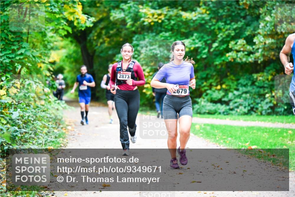 12.10.2025 - Bramfelder Halbmarathon 2025 Dr. Thomas Lammeyer http://msf.ph/oto/9349671 12.10.2025 10:31:37 Laufen 2873, 2679 meine-sportfotos.de