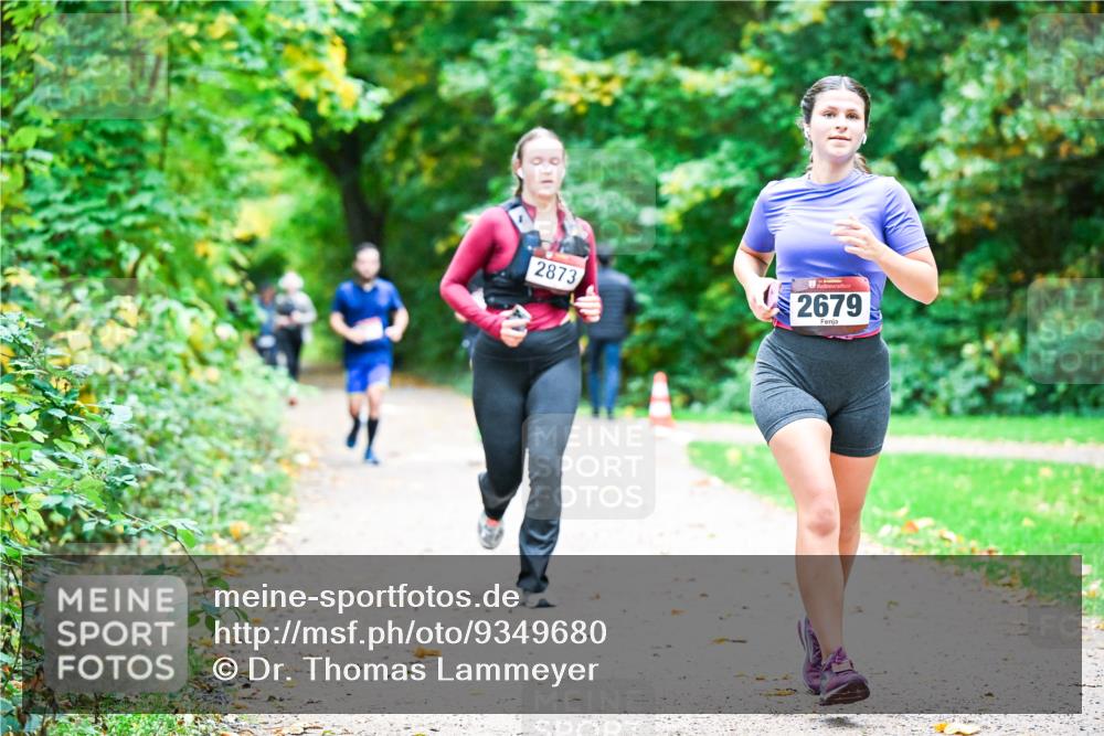 12.10.2025 - Bramfelder Halbmarathon 2025 Dr. Thomas Lammeyer http://msf.ph/oto/9349680 12.10.2025 10:31:38 Laufen 2873, 2679 meine-sportfotos.de