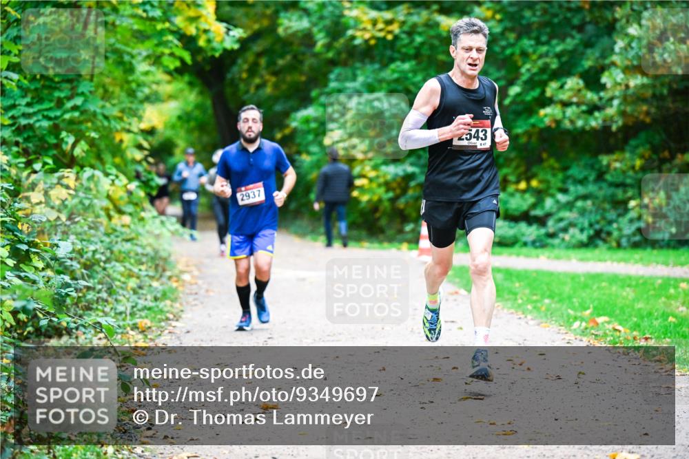 12.10.2025 - Bramfelder Halbmarathon 2025 Dr. Thomas Lammeyer http://msf.ph/oto/9349697 12.10.2025 10:31:41 Laufen 2937, 2543, 47 meine-sportfotos.de