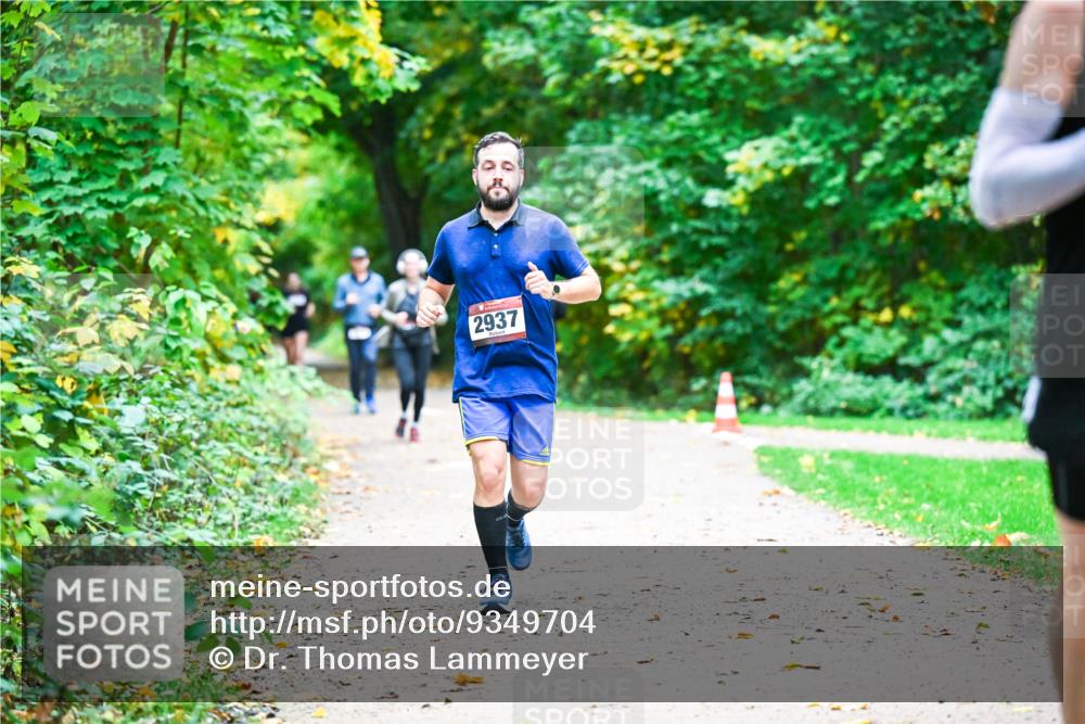 12.10.2025 - Bramfelder Halbmarathon 2025 Dr. Thomas Lammeyer http://msf.ph/oto/9349704 12.10.2025 10:31:43 Laufen 40, 2937 meine-sportfotos.de