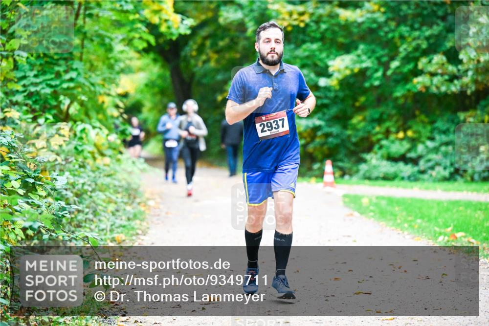 12.10.2025 - Bramfelder Halbmarathon 2025 Dr. Thomas Lammeyer http://msf.ph/oto/9349711 12.10.2025 10:31:44 Laufen 2937 meine-sportfotos.de