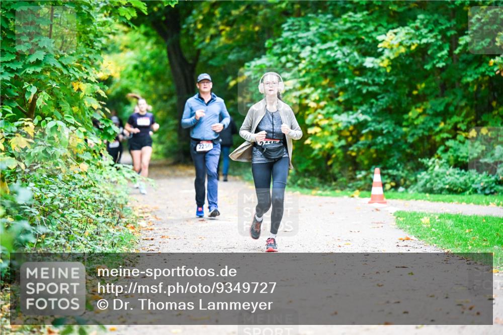 12.10.2025 - Bramfelder Halbmarathon 2025 Dr. Thomas Lammeyer http://msf.ph/oto/9349727 12.10.2025 10:31:47 Laufen 2250 meine-sportfotos.de