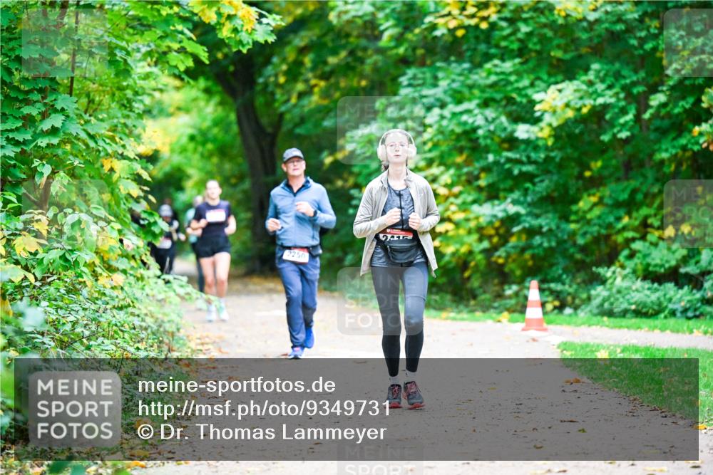 12.10.2025 - Bramfelder Halbmarathon 2025 Dr. Thomas Lammeyer http://msf.ph/oto/9349731 12.10.2025 10:31:48 Laufen 2250 meine-sportfotos.de