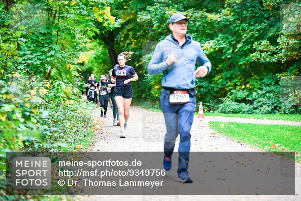 12.10.2025 - Bramfelder Halbmarathon 2025 Dr. Thomas Lammeyer http://msf.ph/oto/9349756 12.10.2025 10:31:54 Laufen 2824, 2315, 2250 meine-sportfotos.de