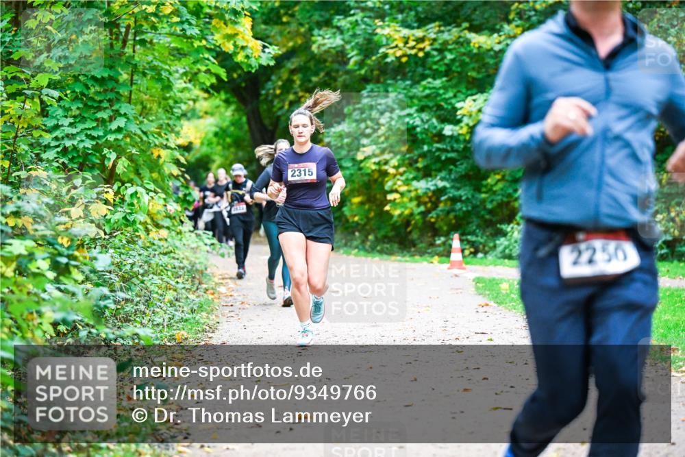 12.10.2025 - Bramfelder Halbmarathon 2025 Dr. Thomas Lammeyer http://msf.ph/oto/9349766 12.10.2025 10:31:56 Laufen 2315, 2250 meine-sportfotos.de