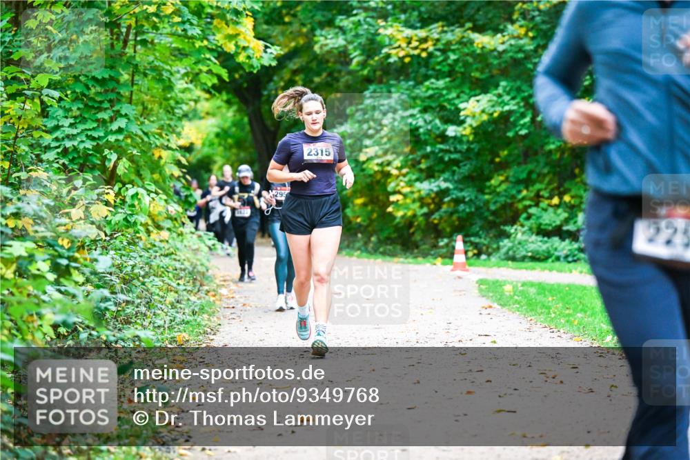 12.10.2025 - Bramfelder Halbmarathon 2025 Dr. Thomas Lammeyer http://msf.ph/oto/9349768 12.10.2025 10:31:56 Laufen 295, 2315, 22 meine-sportfotos.de