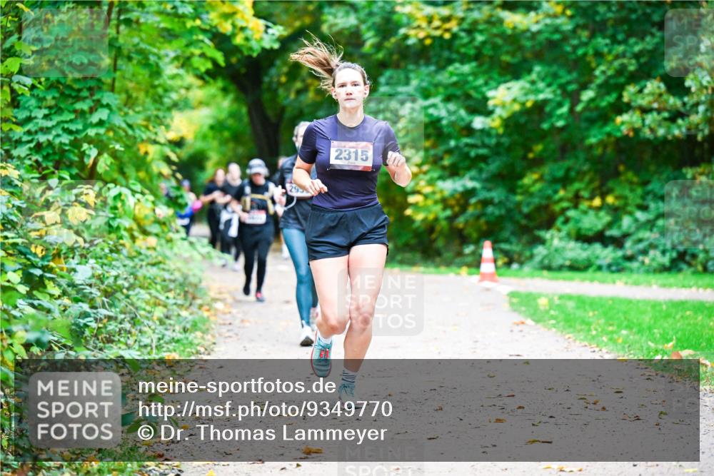 12.10.2025 - Bramfelder Halbmarathon 2025 Dr. Thomas Lammeyer http://msf.ph/oto/9349770 12.10.2025 10:31:57 Laufen 2315 meine-sportfotos.de