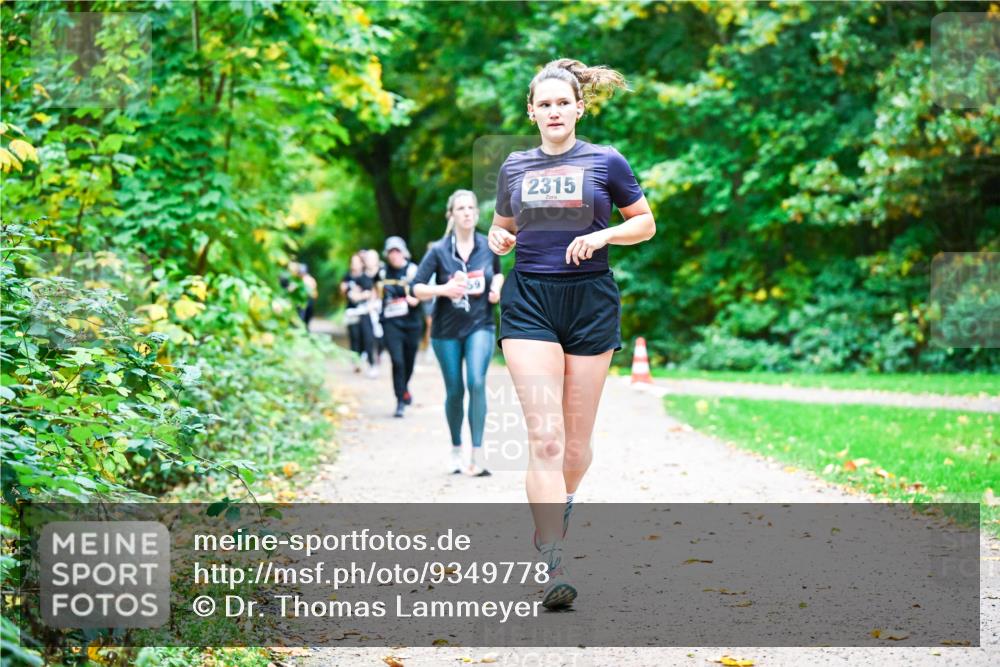 12.10.2025 - Bramfelder Halbmarathon 2025 Dr. Thomas Lammeyer http://msf.ph/oto/9349778 12.10.2025 10:31:58 Laufen 2315 meine-sportfotos.de