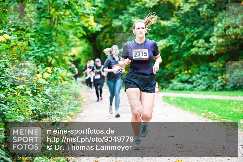 12.10.2025 - Bramfelder Halbmarathon 2025 Dr. Thomas Lammeyer http://msf.ph/oto/9349779 12.10.2025 10:31:58 Laufen 2315 meine-sportfotos.de