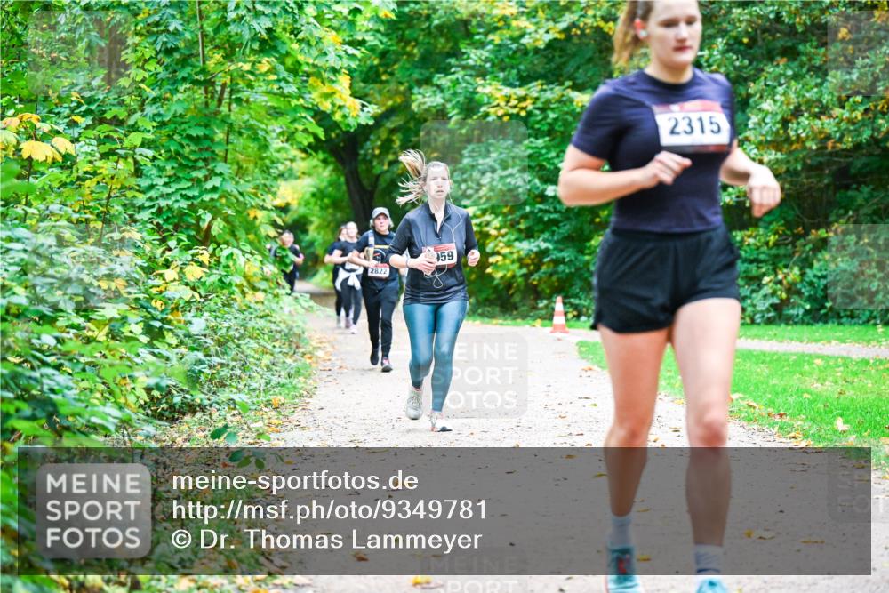 12.10.2025 - Bramfelder Halbmarathon 2025 Dr. Thomas Lammeyer http://msf.ph/oto/9349781 12.10.2025 10:31:59 Laufen 2822, 59, 2315 meine-sportfotos.de