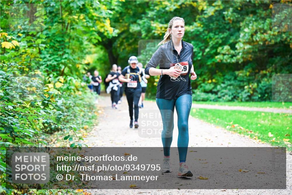 12.10.2025 - Bramfelder Halbmarathon 2025 Dr. Thomas Lammeyer http://msf.ph/oto/9349795 12.10.2025 10:32:01 Laufen 2833, 9 meine-sportfotos.de