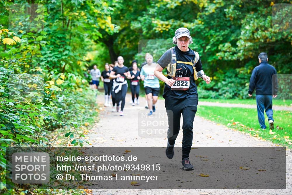12.10.2025 - Bramfelder Halbmarathon 2025 Dr. Thomas Lammeyer http://msf.ph/oto/9349815 12.10.2025 10:32:04 Laufen 2822 meine-sportfotos.de