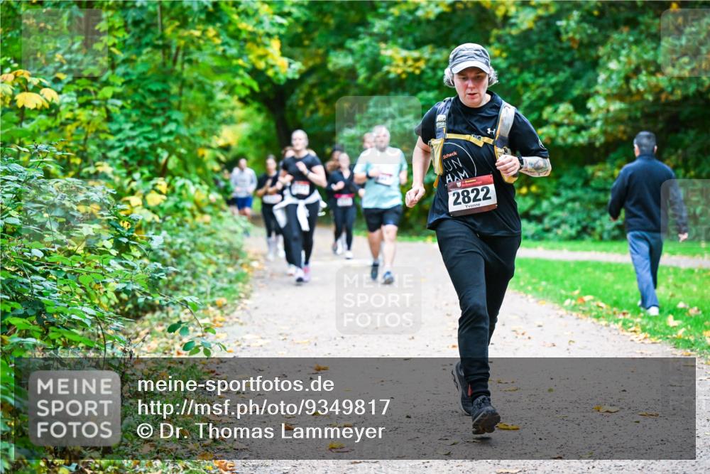12.10.2025 - Bramfelder Halbmarathon 2025 Dr. Thomas Lammeyer http://msf.ph/oto/9349817 12.10.2025 10:32:04 Laufen 2822 meine-sportfotos.de