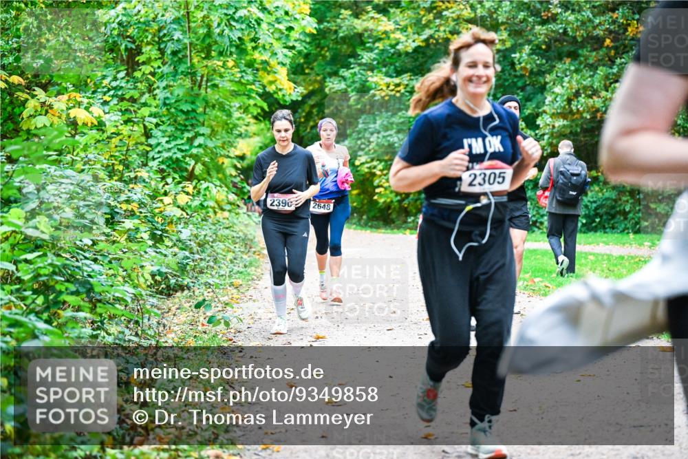 12.10.2025 - Bramfelder Halbmarathon 2025 Dr. Thomas Lammeyer http://msf.ph/oto/9349858 12.10.2025 10:32:11 Laufen 239, 2648, 2305 meine-sportfotos.de