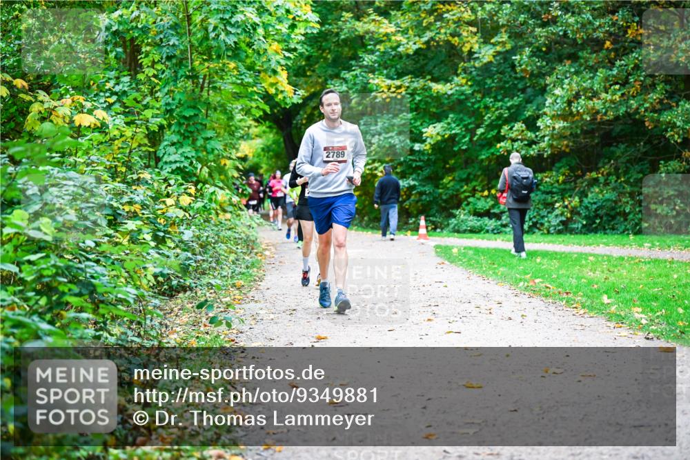 12.10.2025 - Bramfelder Halbmarathon 2025 Dr. Thomas Lammeyer http://msf.ph/oto/9349881 12.10.2025 10:32:15 Laufen 2789 meine-sportfotos.de
