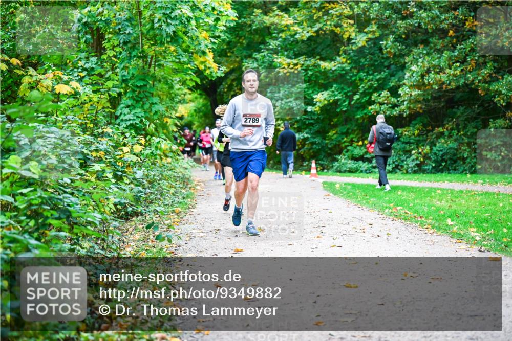 12.10.2025 - Bramfelder Halbmarathon 2025 Dr. Thomas Lammeyer http://msf.ph/oto/9349882 12.10.2025 10:32:16 Laufen 2789 meine-sportfotos.de