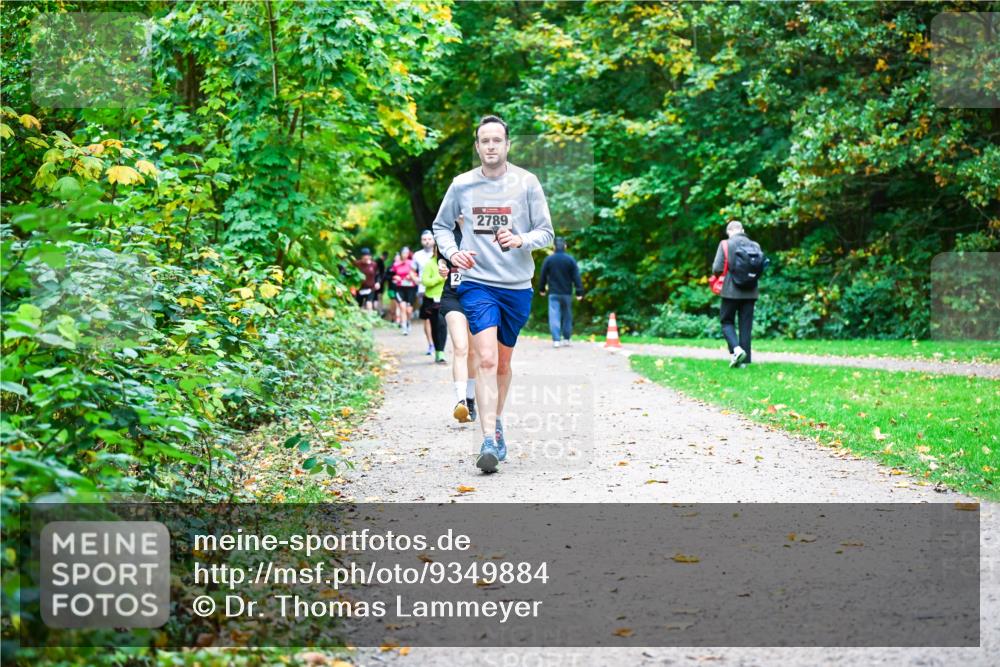 12.10.2025 - Bramfelder Halbmarathon 2025 Dr. Thomas Lammeyer http://msf.ph/oto/9349884 12.10.2025 10:32:16 Laufen 24, 2789 meine-sportfotos.de