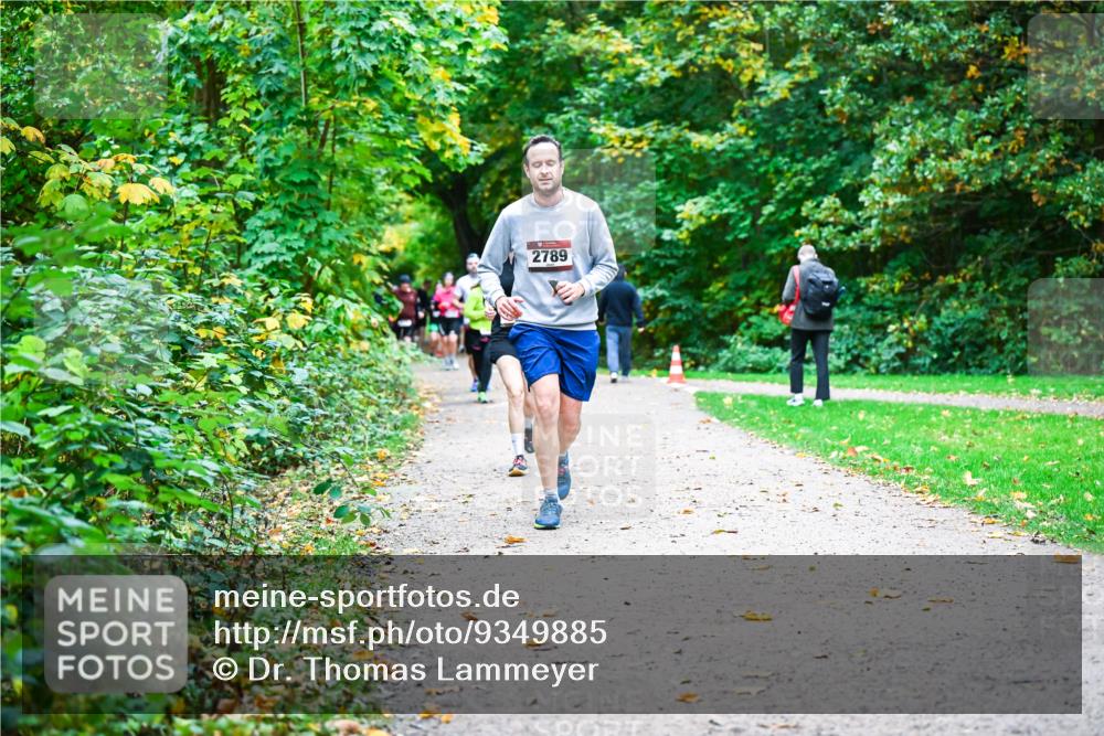 12.10.2025 - Bramfelder Halbmarathon 2025 Dr. Thomas Lammeyer http://msf.ph/oto/9349885 12.10.2025 10:32:16 Laufen 2789 meine-sportfotos.de