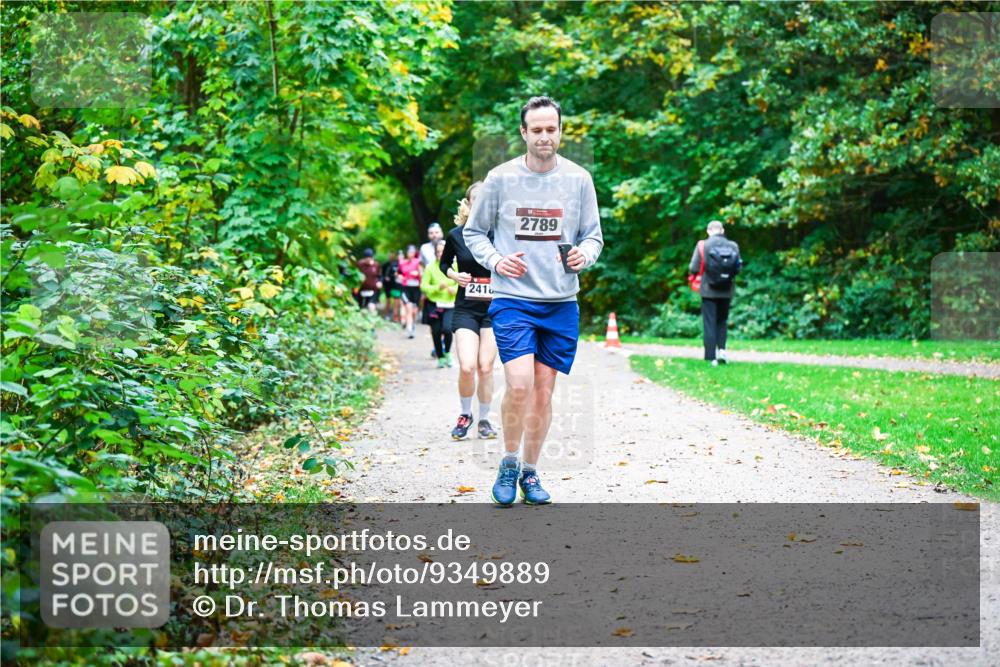 12.10.2025 - Bramfelder Halbmarathon 2025 Dr. Thomas Lammeyer http://msf.ph/oto/9349889 12.10.2025 10:32:16 Laufen 2416, 2789 meine-sportfotos.de