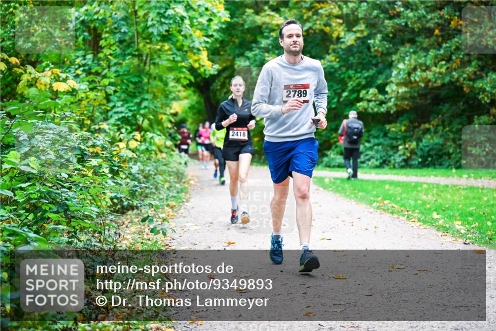 12.10.2025 - Bramfelder Halbmarathon 2025 Dr. Thomas Lammeyer http://msf.ph/oto/9349893 12.10.2025 10:32:17 Laufen 2418, 2789 meine-sportfotos.de