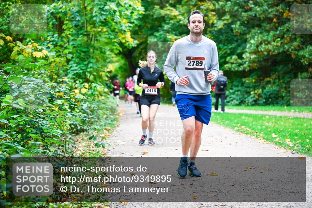 12.10.2025 - Bramfelder Halbmarathon 2025 Dr. Thomas Lammeyer http://msf.ph/oto/9349895 12.10.2025 10:32:17 Laufen 2418, 2789 meine-sportfotos.de