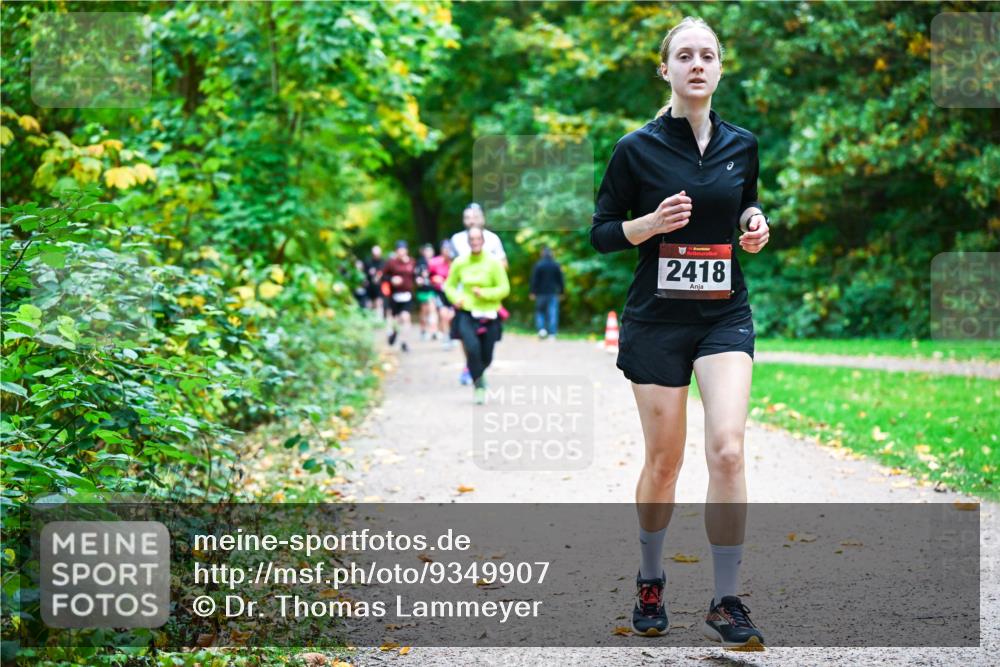 12.10.2025 - Bramfelder Halbmarathon 2025 Dr. Thomas Lammeyer http://msf.ph/oto/9349907 12.10.2025 10:32:19 Laufen 2418 meine-sportfotos.de
