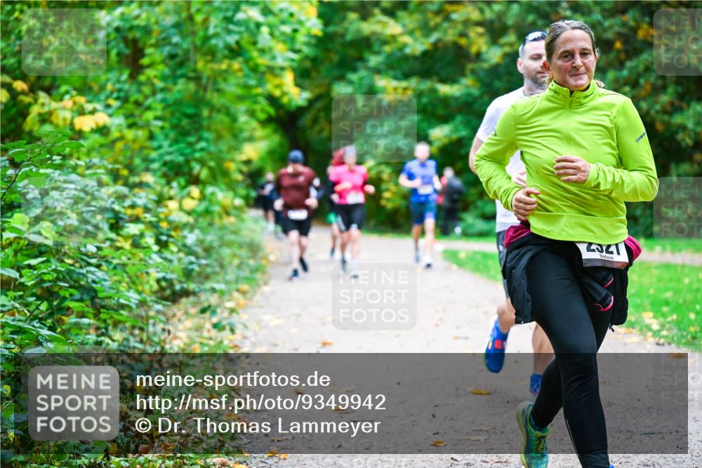 12.10.2025 - Bramfelder Halbmarathon 2025 Dr. Thomas Lammeyer http://msf.ph/oto/9349942 12.10.2025 10:32:25 Laufen 1707 meine-sportfotos.de