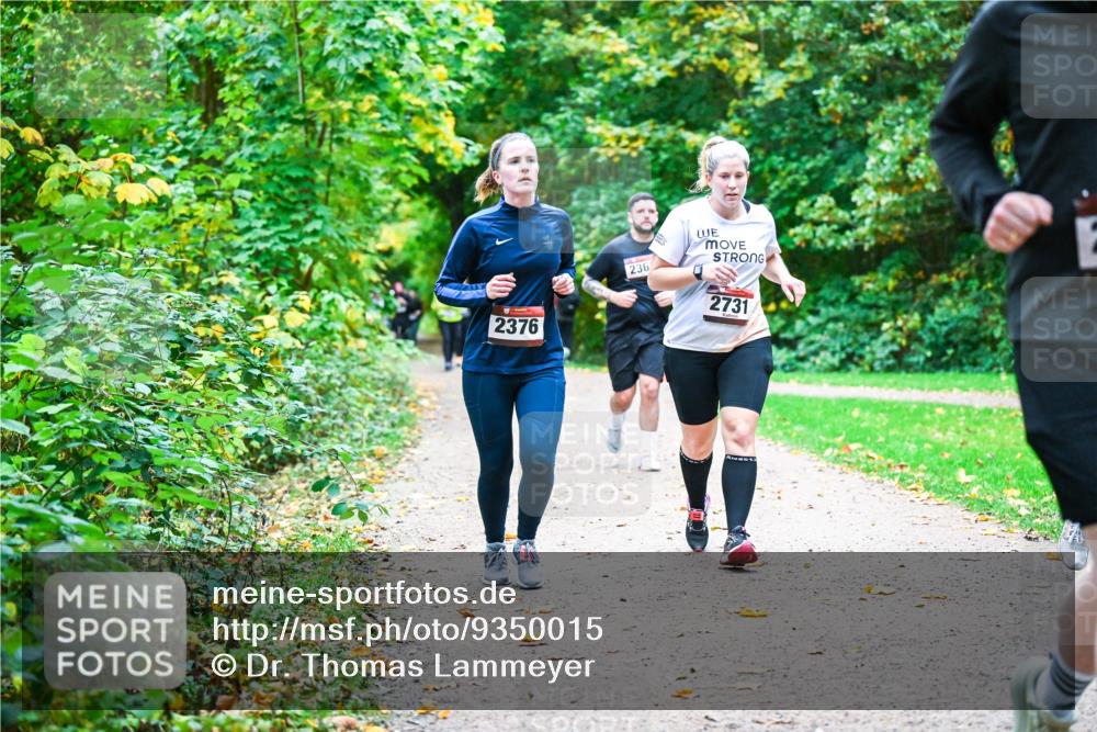 12.10.2025 - Bramfelder Halbmarathon 2025 Dr. Thomas Lammeyer http://msf.ph/oto/9350015 12.10.2025 10:32:36 Laufen 2376, 236, 2731 meine-sportfotos.de