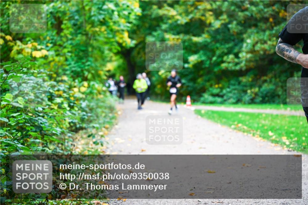 12.10.2025 - Bramfelder Halbmarathon 2025 Dr. Thomas Lammeyer http://msf.ph/oto/9350038 12.10.2025 10:32:40 Laufen  meine-sportfotos.de