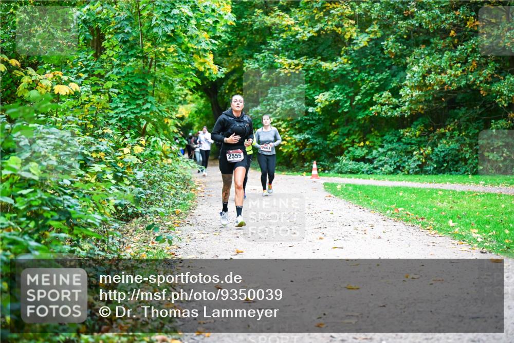 12.10.2025 - Bramfelder Halbmarathon 2025 Dr. Thomas Lammeyer http://msf.ph/oto/9350039 12.10.2025 10:32:44 Laufen 2555 meine-sportfotos.de